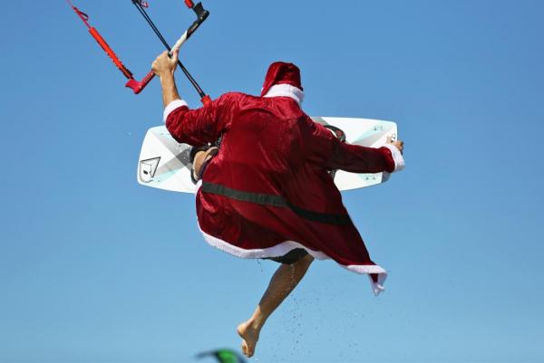 21-CHRISTMAS-ON-THE-BEACH-KITE-FREESTYLE-BEACH-PARTY-2.jpg